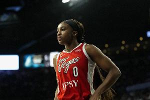 WNBA焦点战：王牌风暴风云再起，杨对波特实力对决
